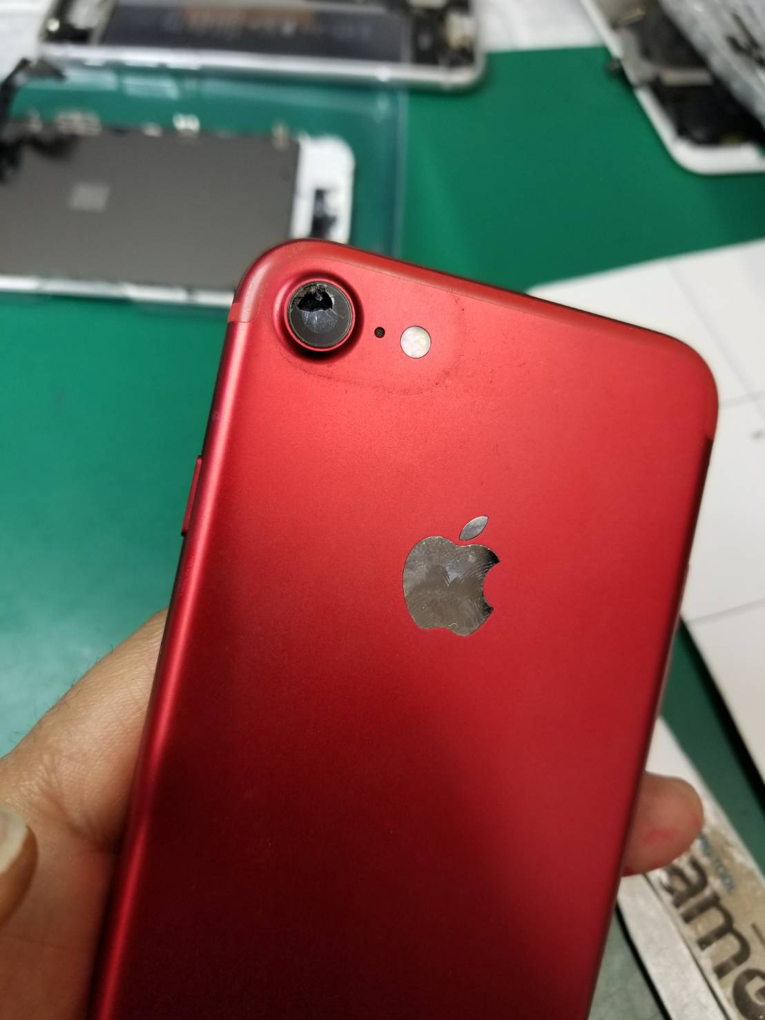 7のカメラ ガラス割れ修理でご来店