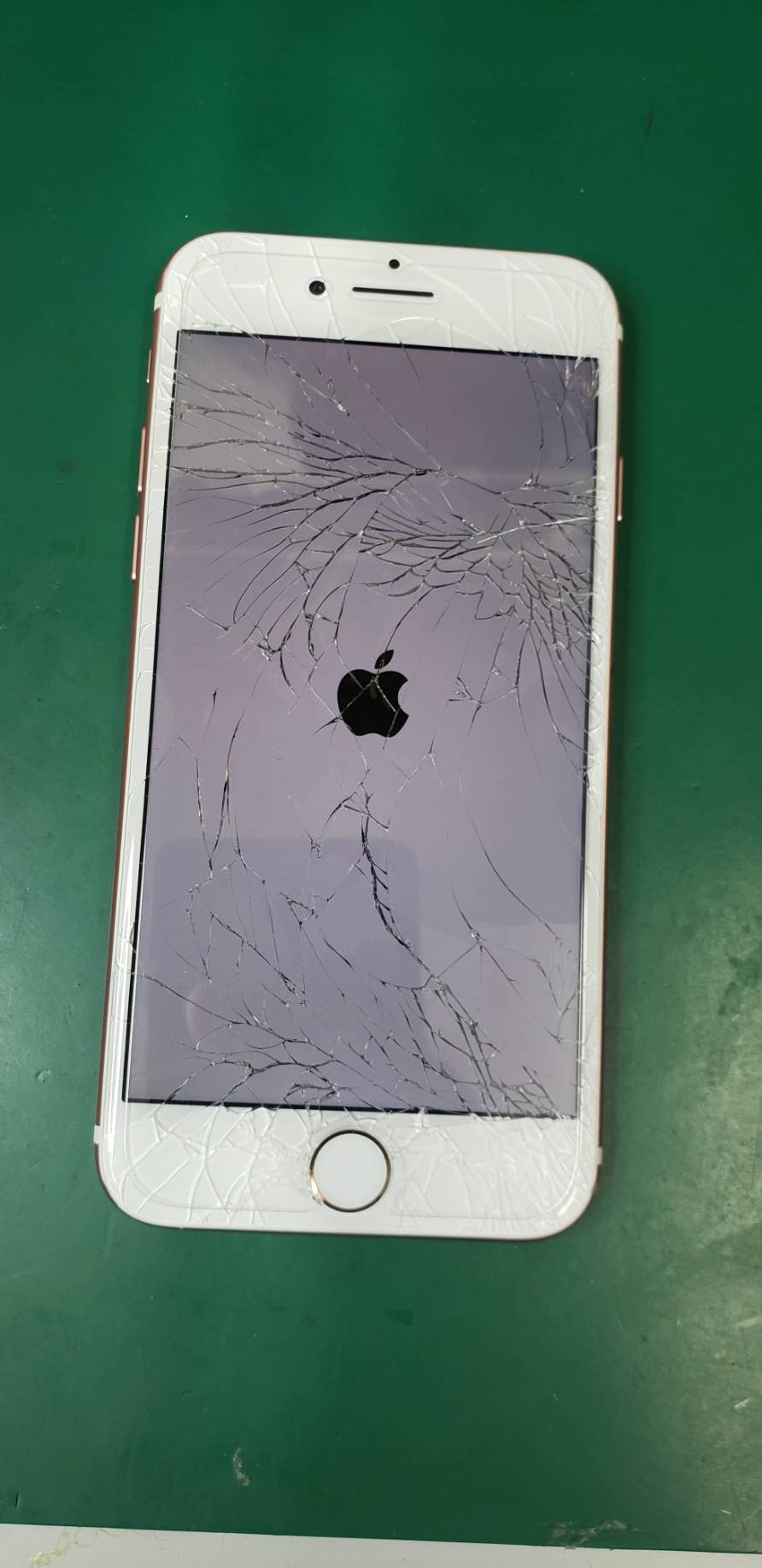 ガラスひび割れ修理でご来店