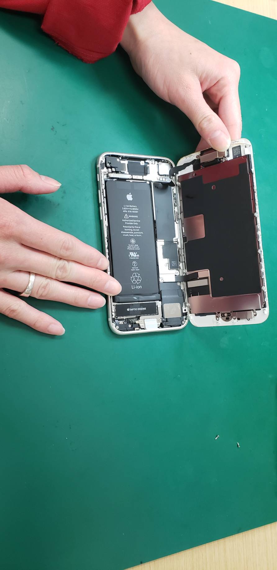 8 画面割れ修理でご来店