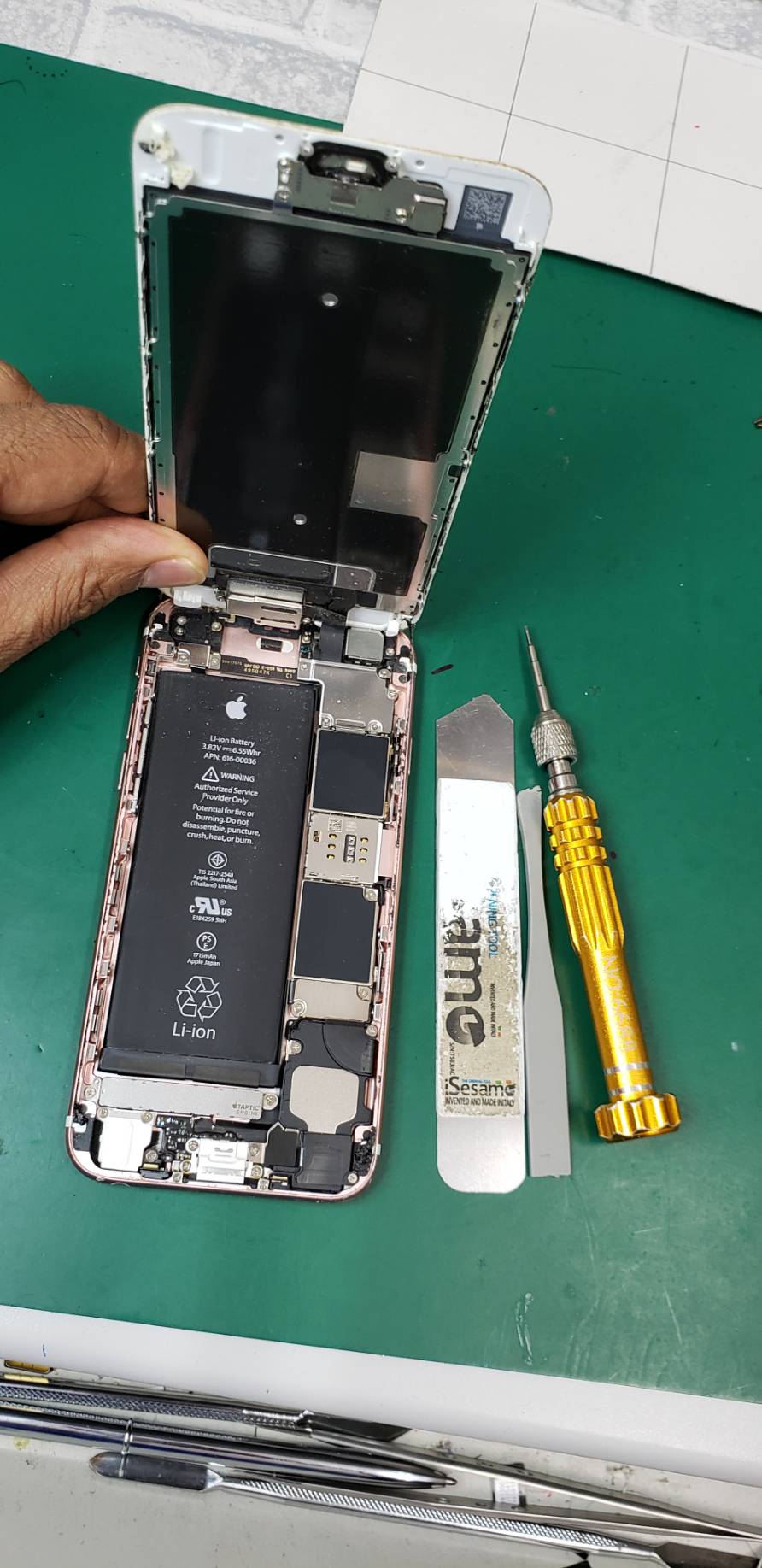 6s ガラス割れ修理でご来店