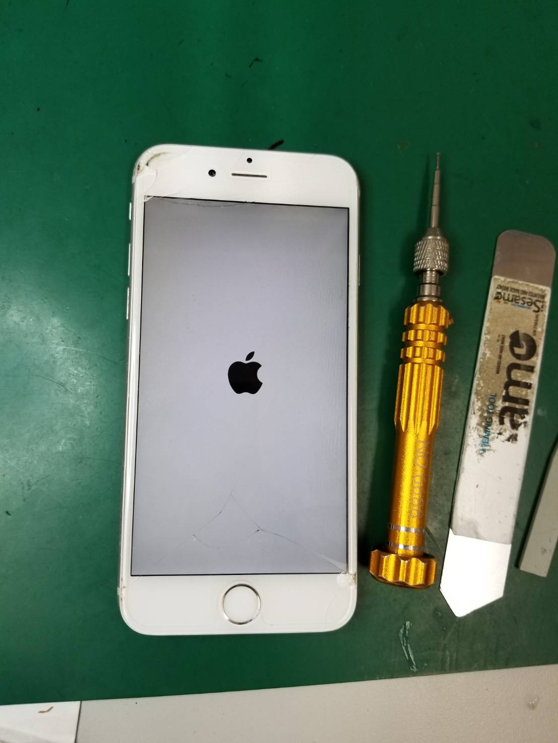 6s ガラス割れ修理でご来店