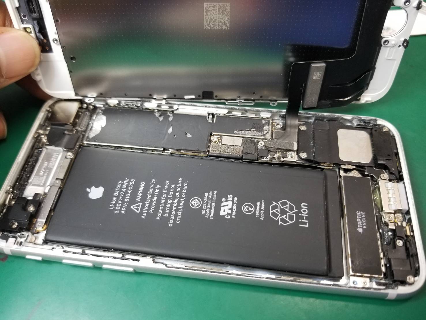 iPhone画面割れ修理