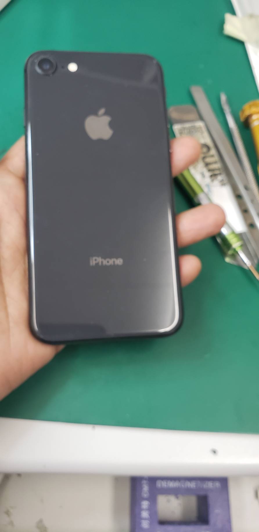 8 ガラス割れ修理でご来店