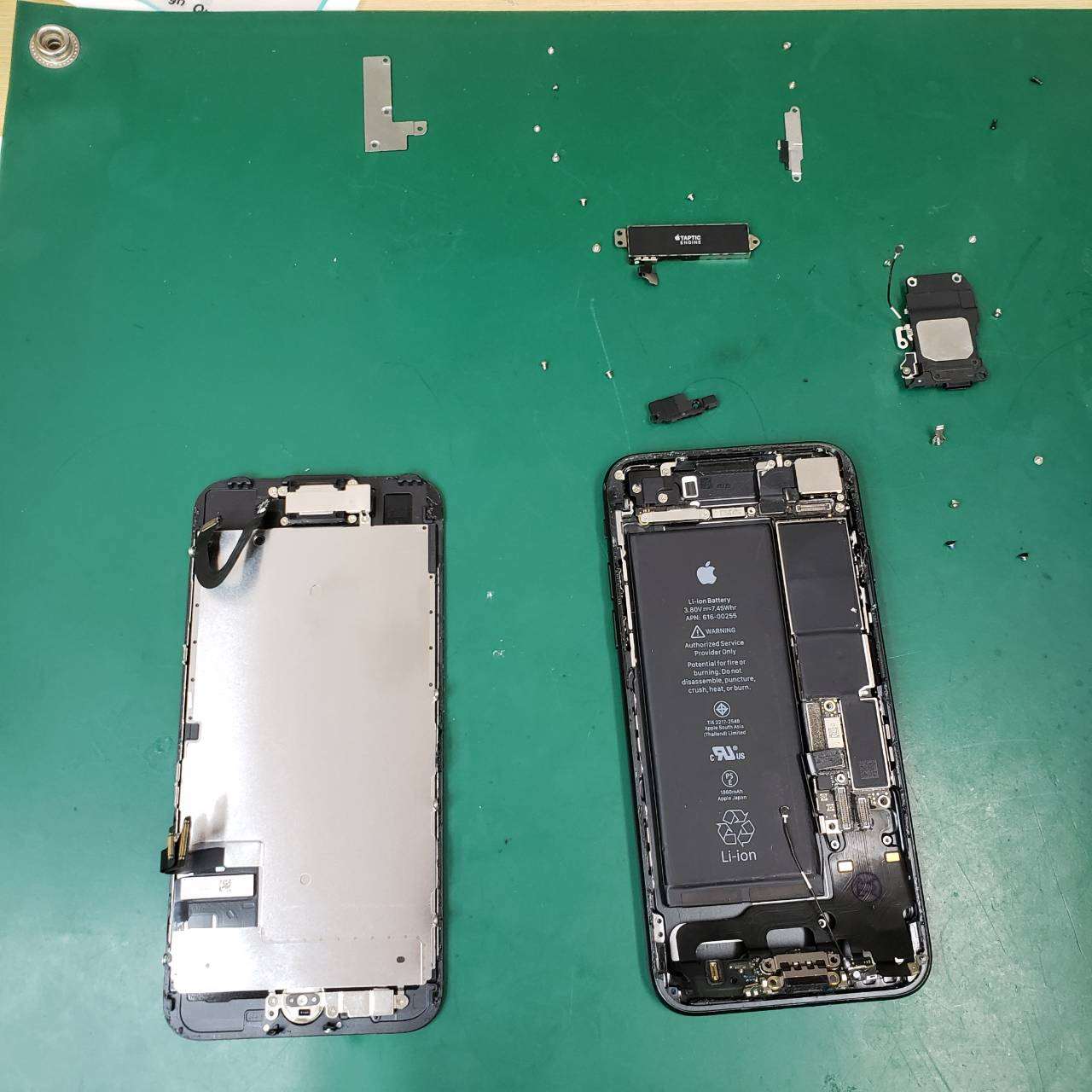 ドックコネクターの修理でご来店