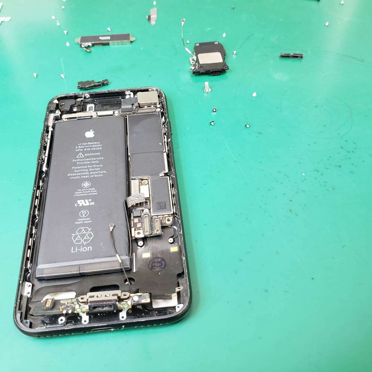 ドックコネクターの修理でご来店