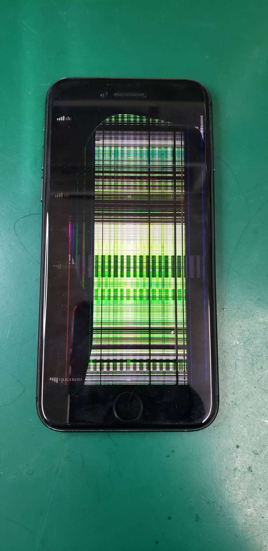 ８液晶割れでご来店