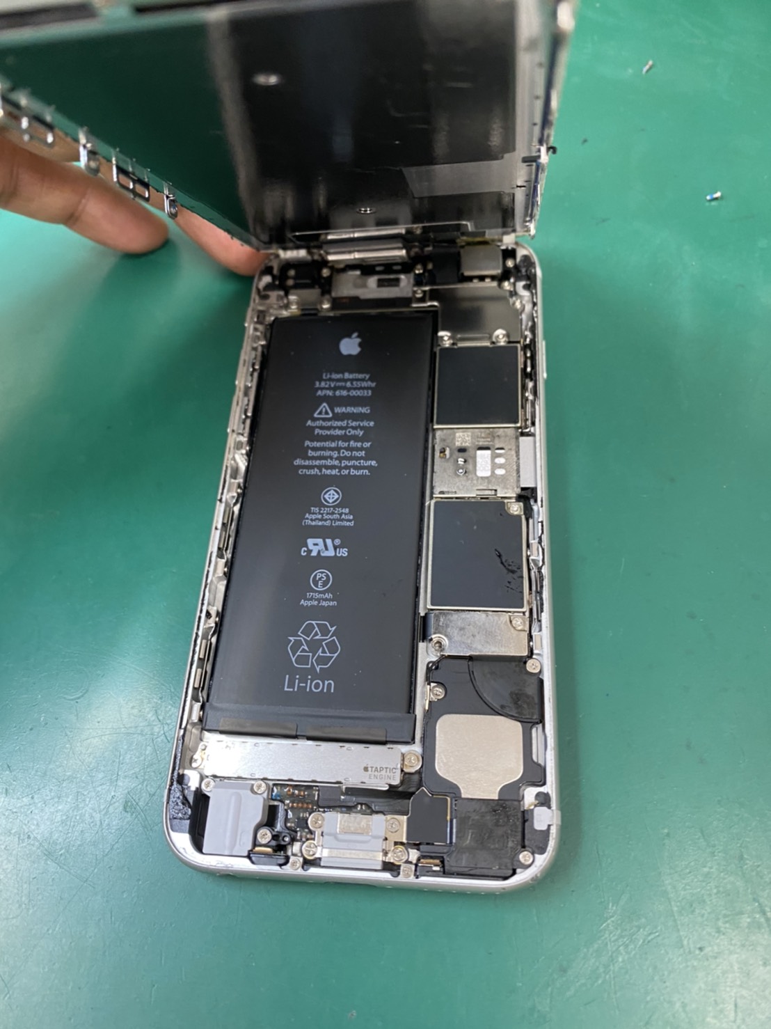 6sの液晶割れでご来店