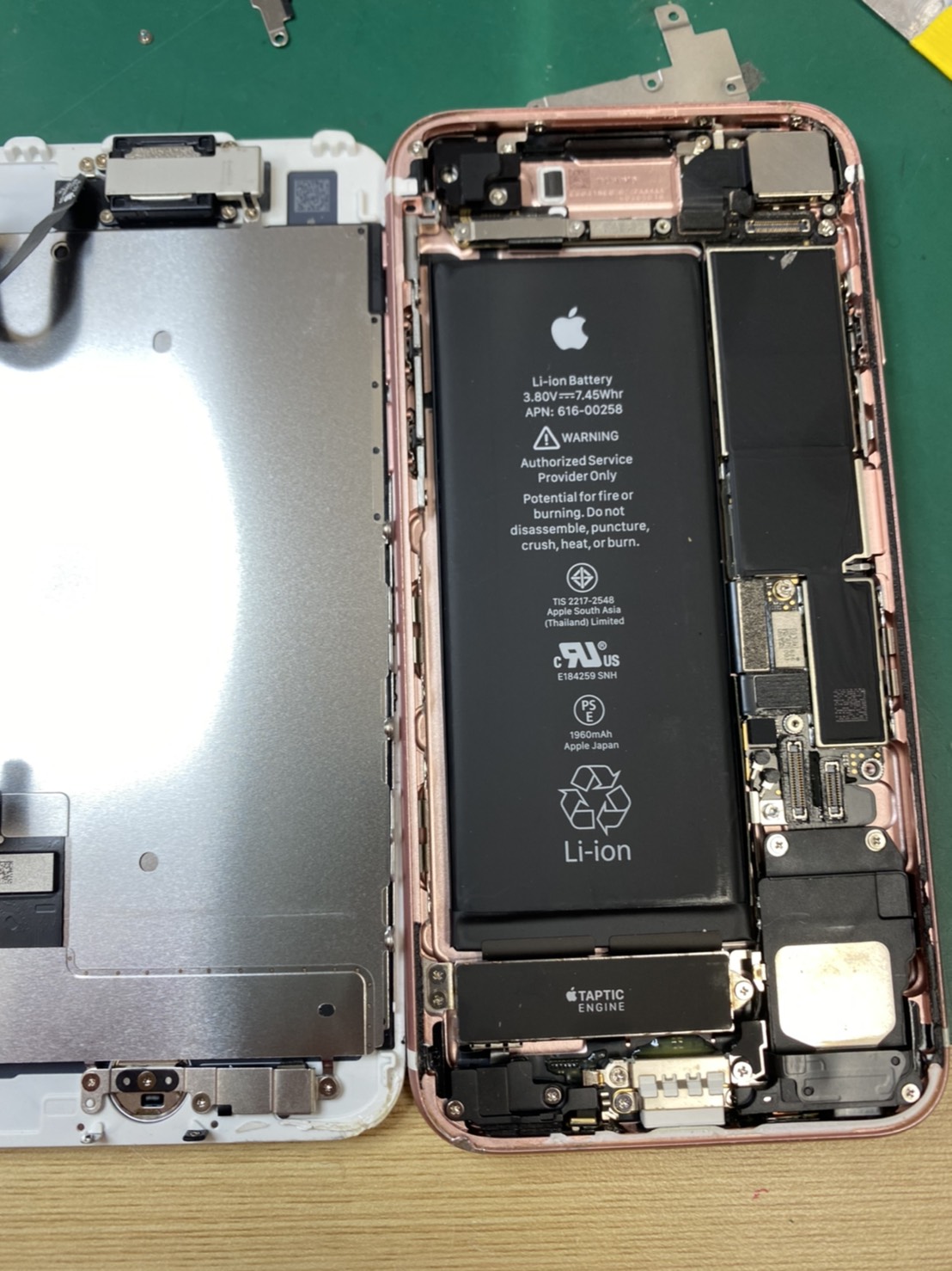 iPhone 6s 液晶割れ修理でご来店