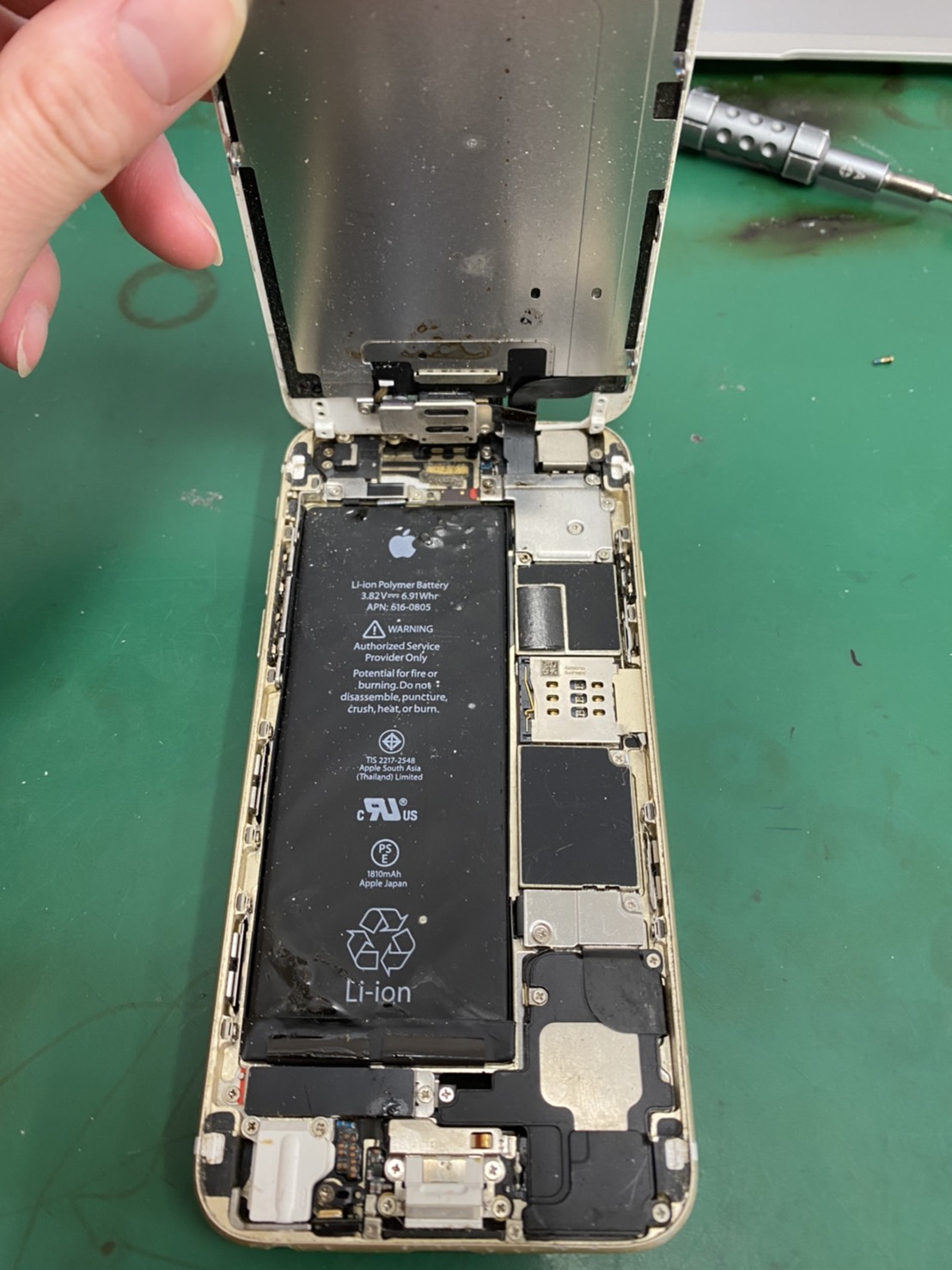 6 画面割れ修理でご来店