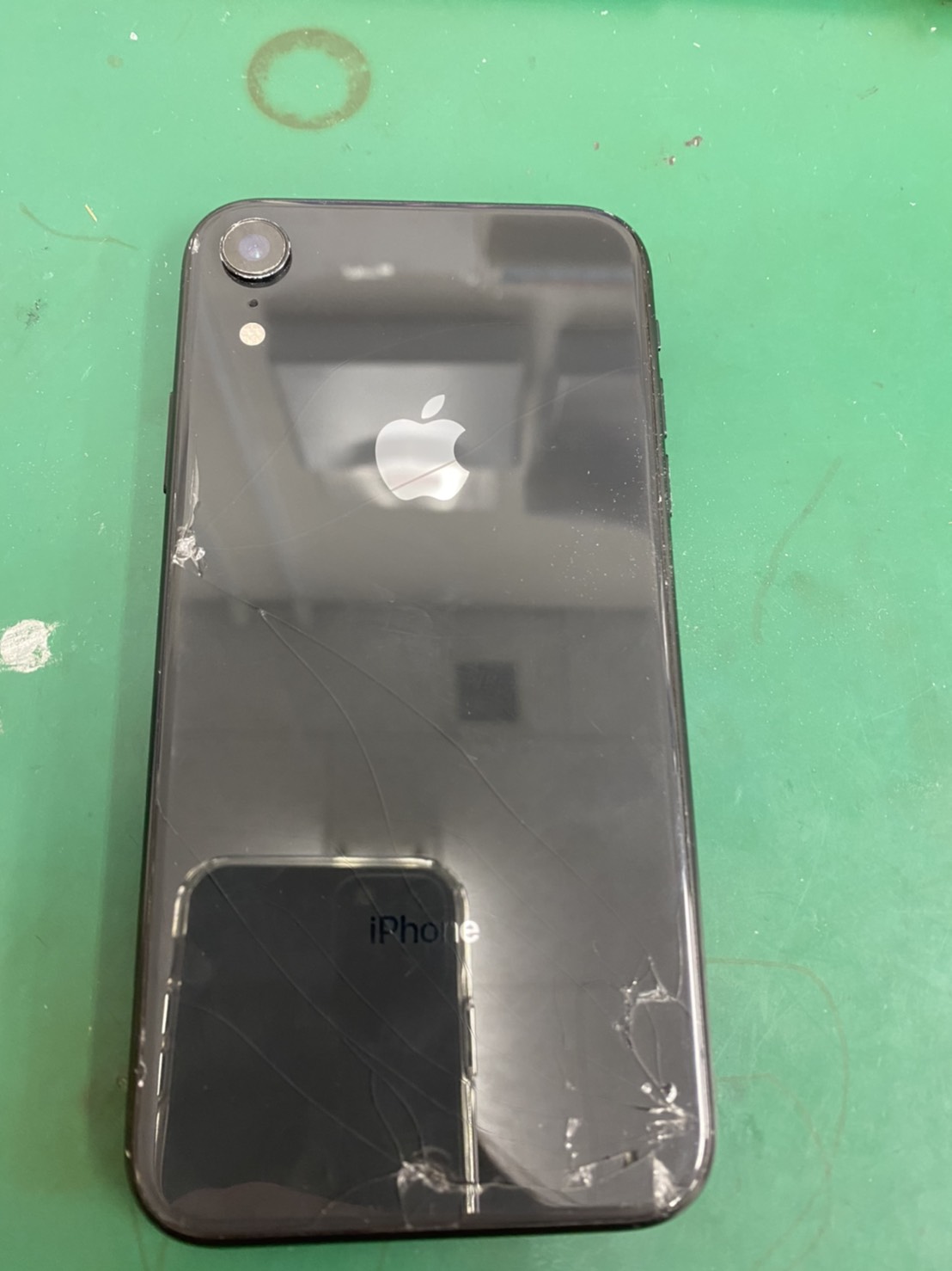 XR 画面割れ修理でご来店