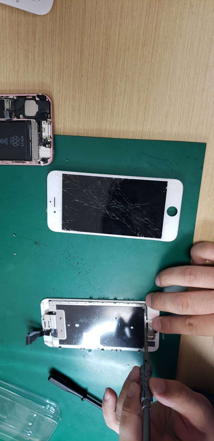 ６sの画面割れ修理でご来店