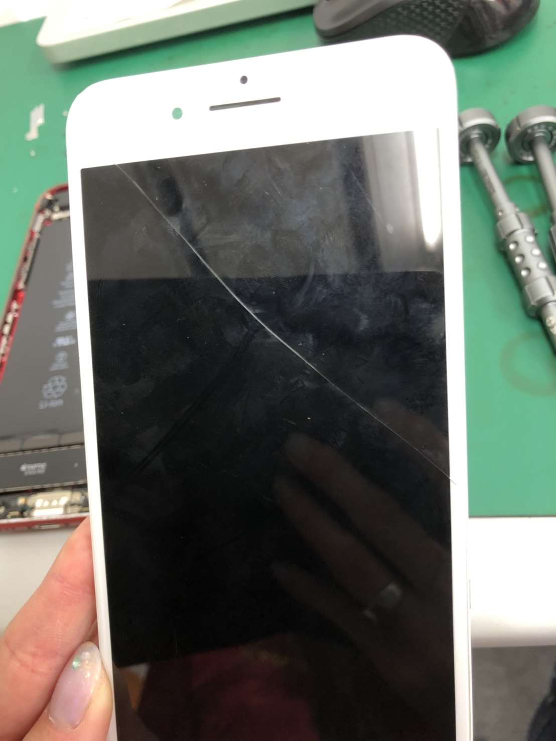 ７Plus画面割れ修理でご来店