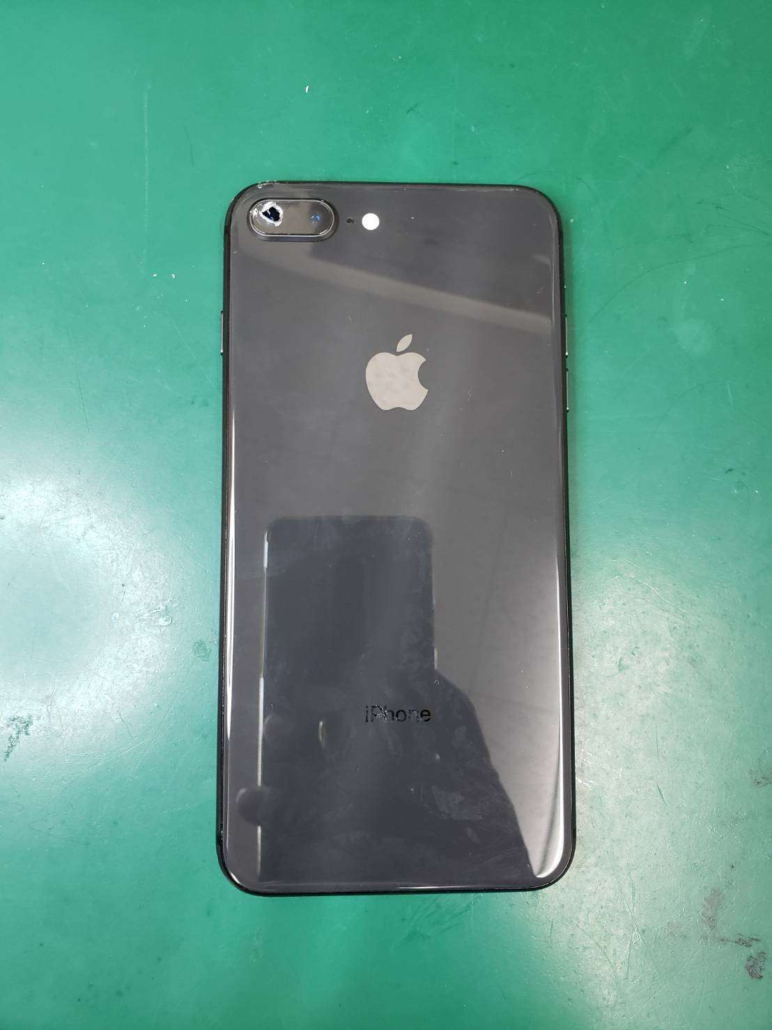 ８Plusの画面修理で来店