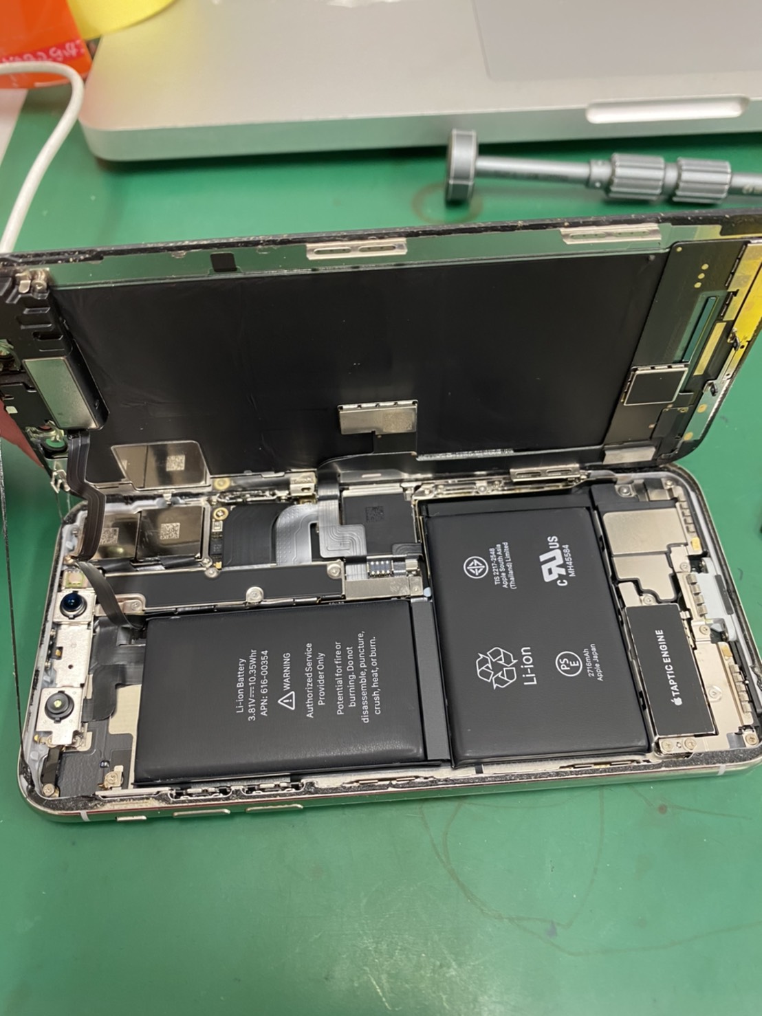 X 画面割れ修理でご来店