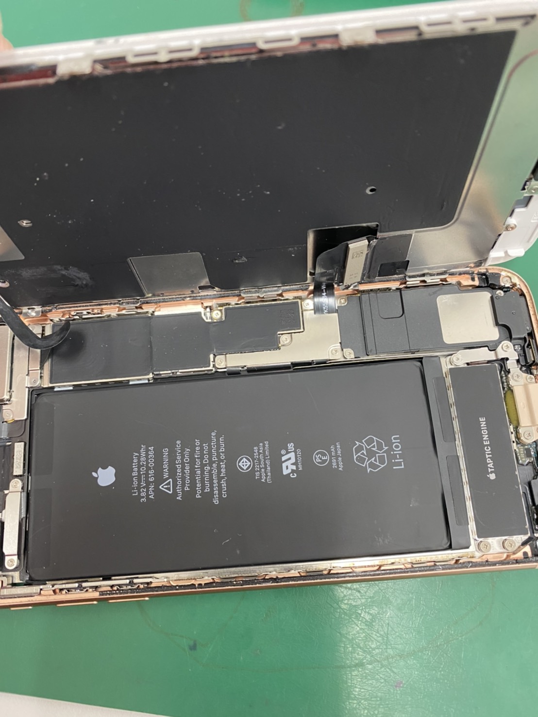 8plusの画面割れで御来店