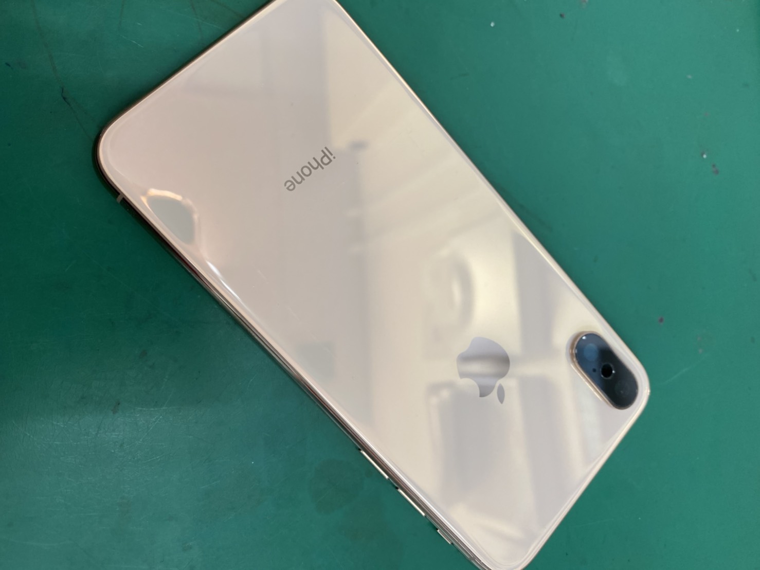 XSの画面割れ修理でご来店