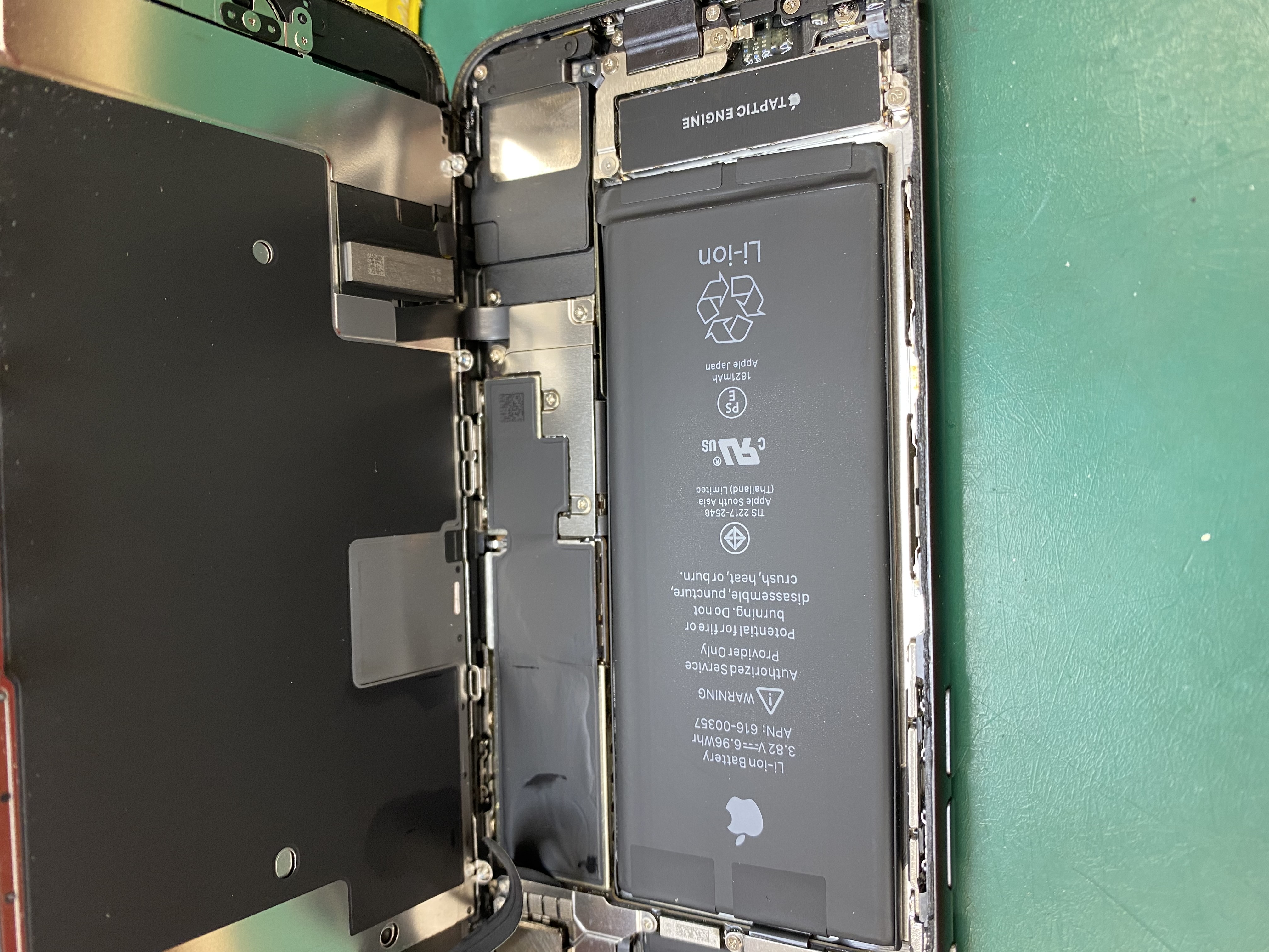 8 画面割れ修理でご来店