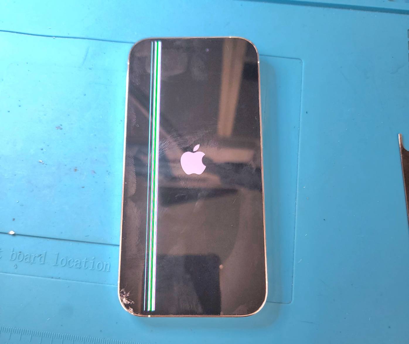 iPhone修理の様子