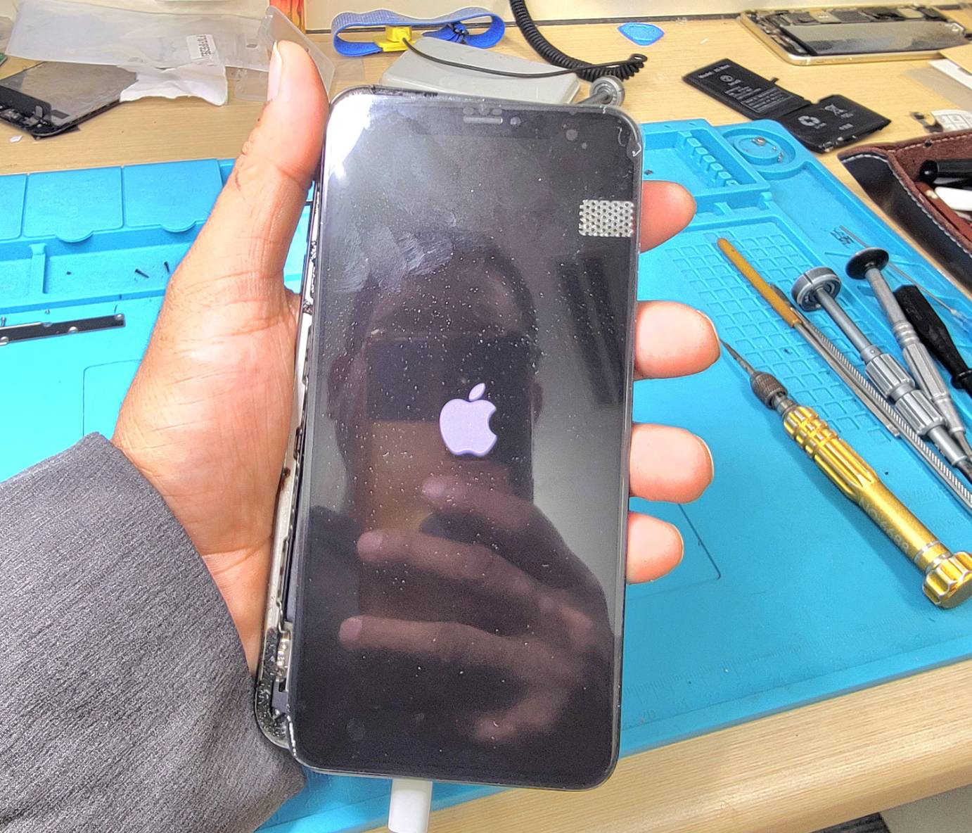 iPhone 修理様子