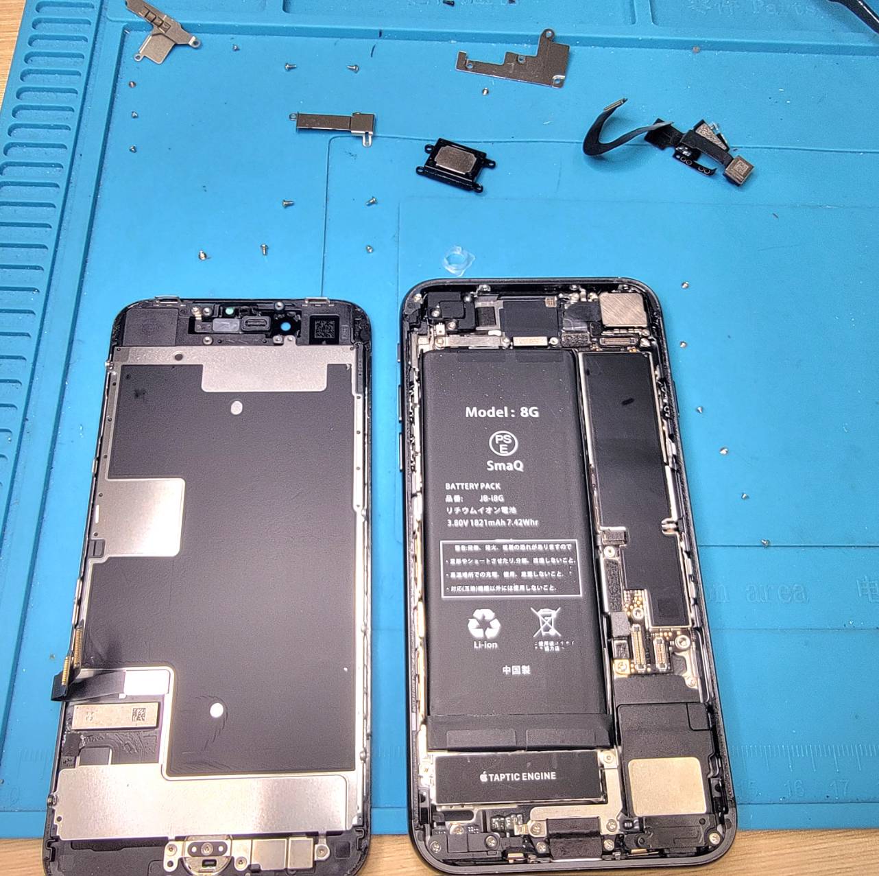 iPhone画面修理様子