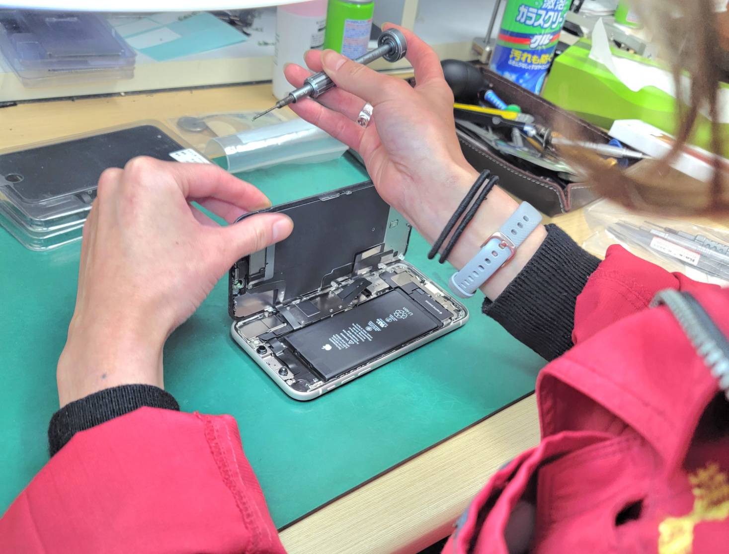 iPhone 修理様子
