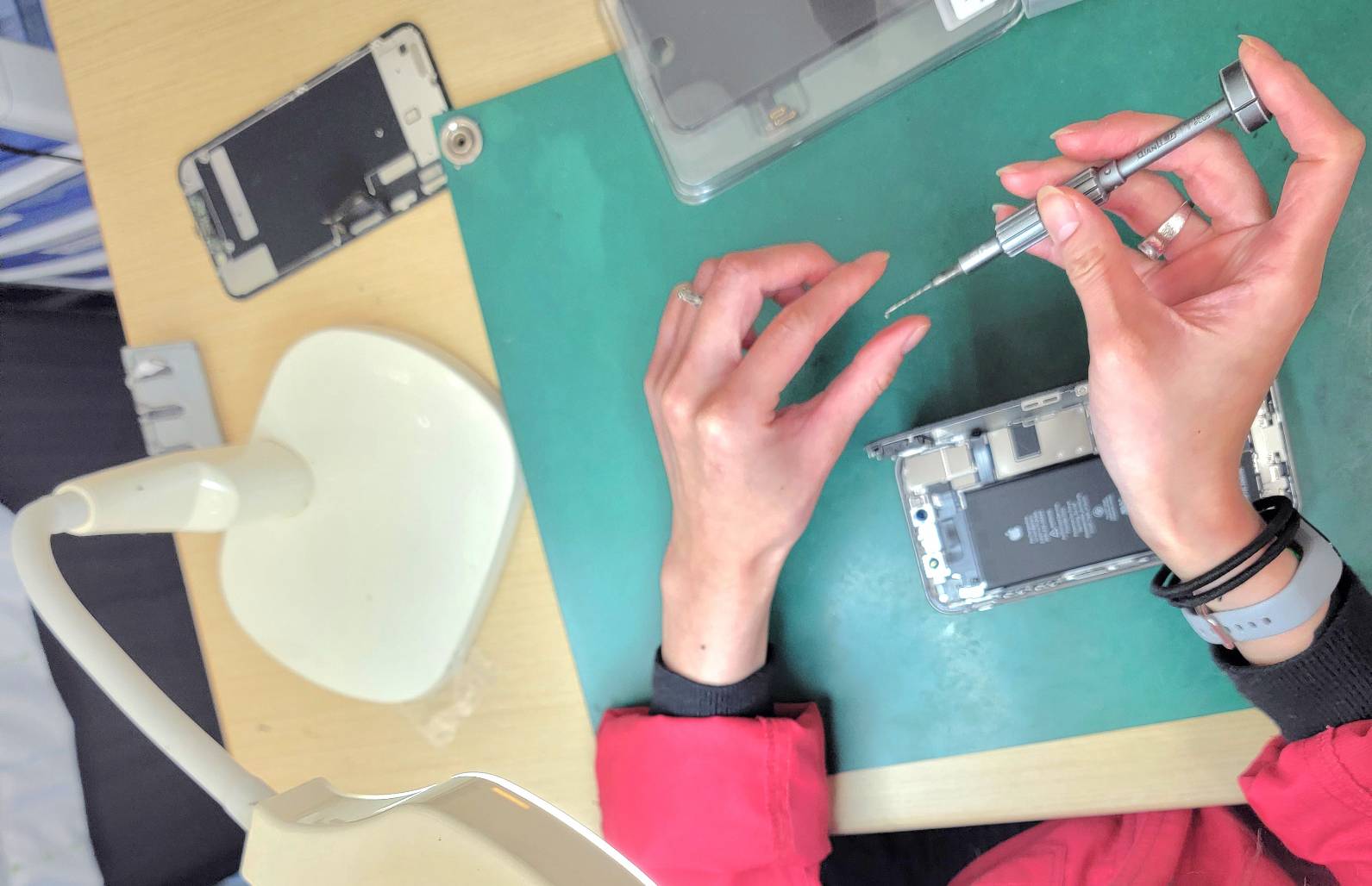 iPhone 修理様子