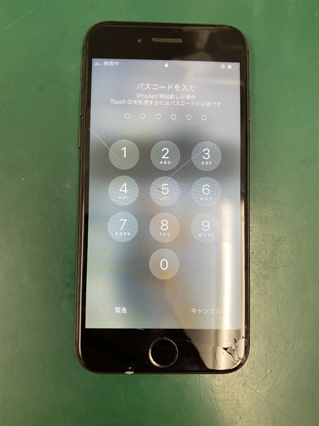 8の画面割れ修理でご来店