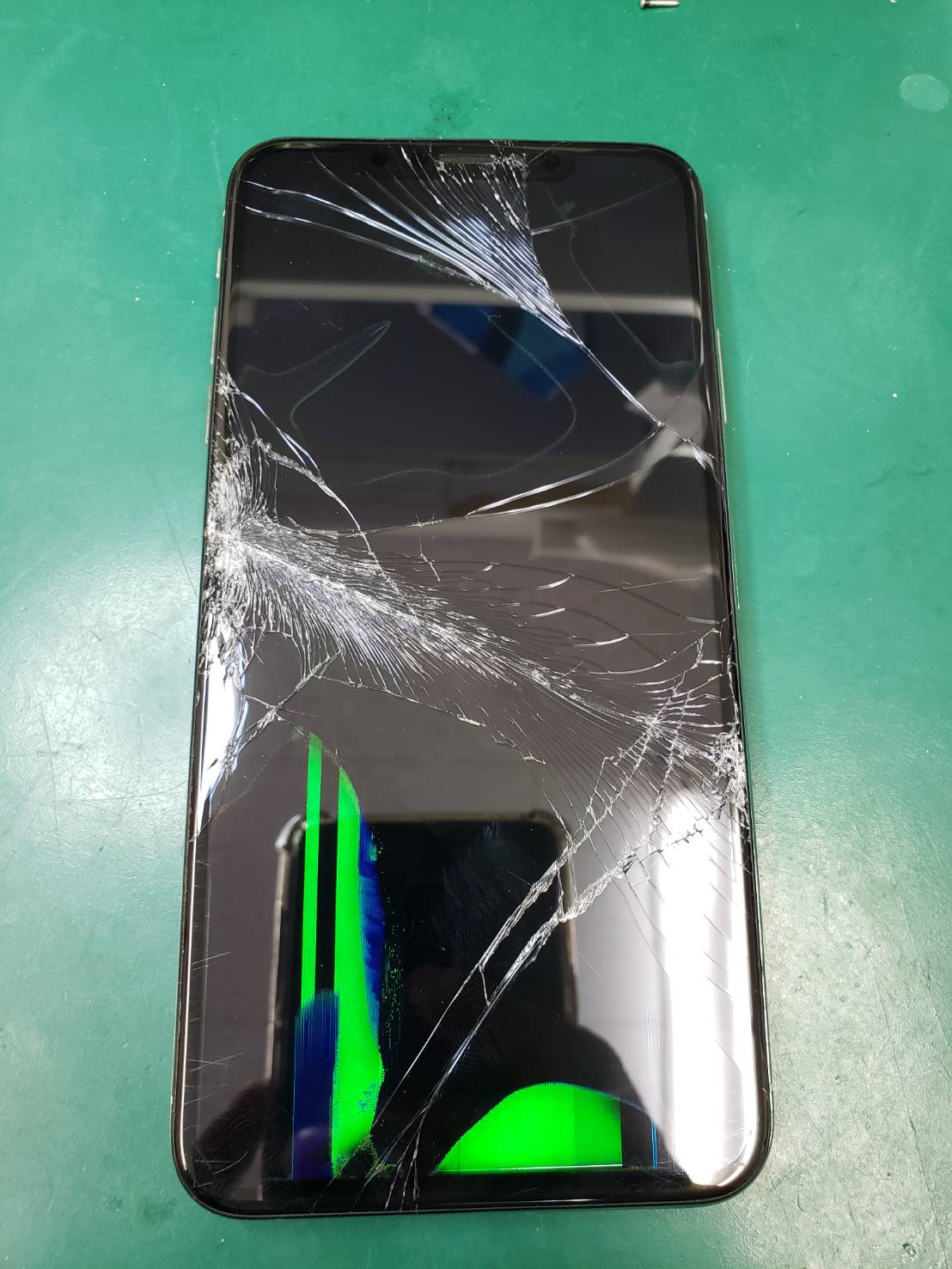 11 の画面修理でご来店