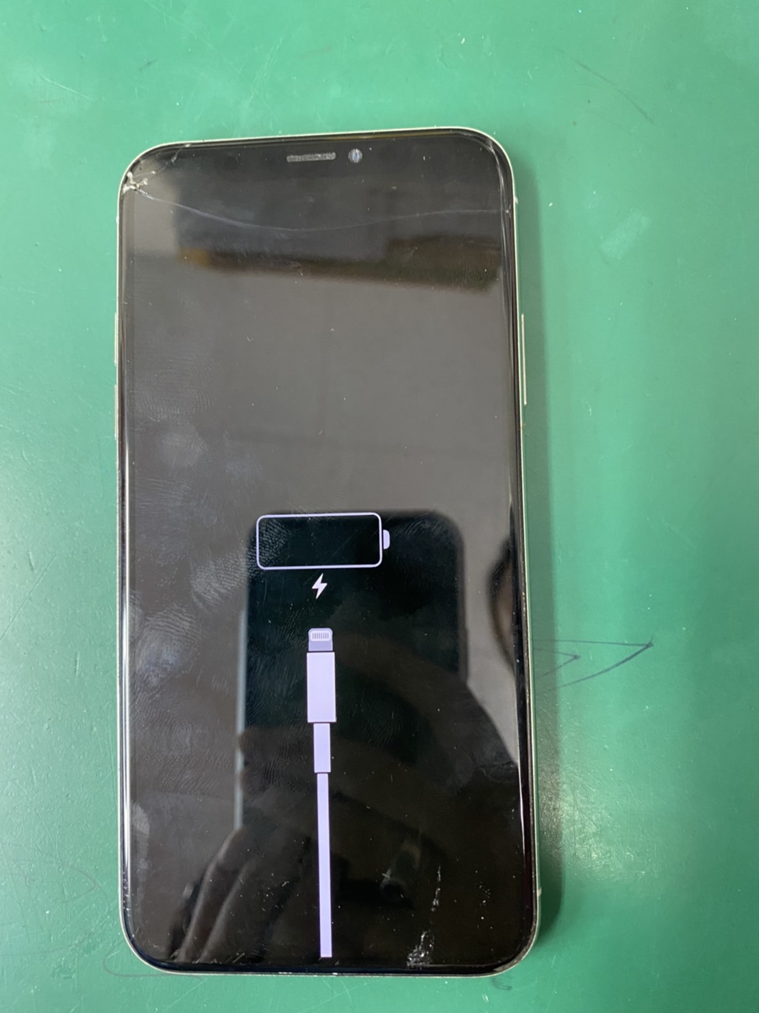 画面割れ修理でご来店