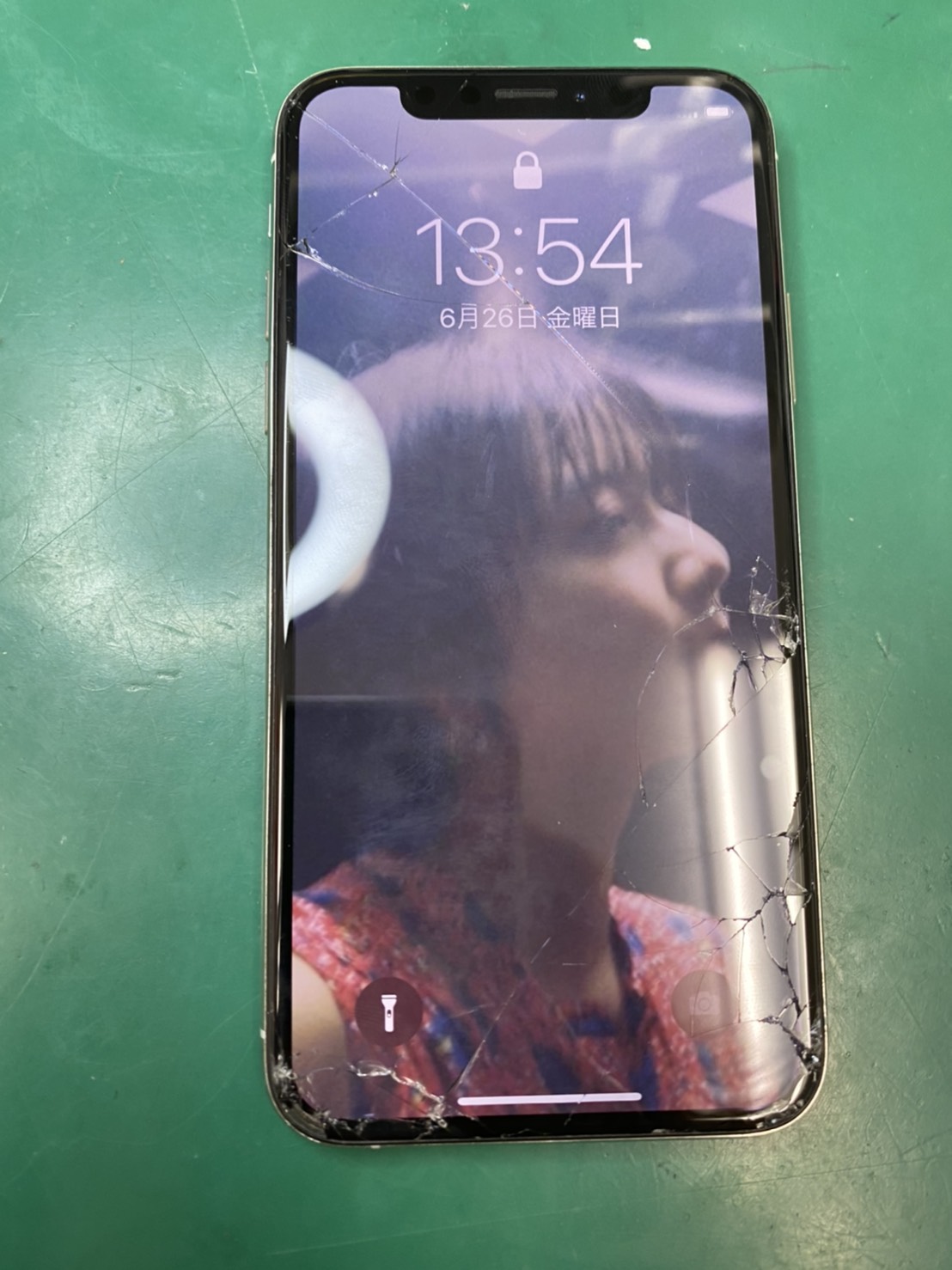 Xの画面割れでご来店